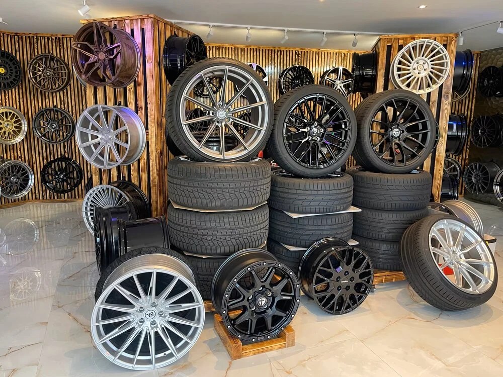 MB-Boxenstopp Showroom Ecke